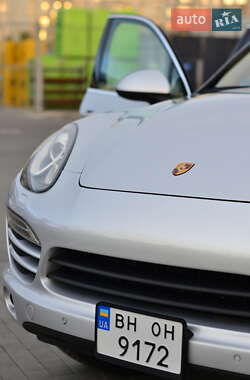 Позашляховик / Кросовер Porsche Cayenne 2012 в 