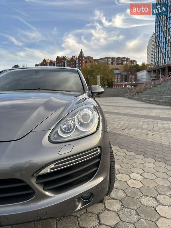 Внедорожник / Кроссовер Porsche Cayenne 2011 в Днепре