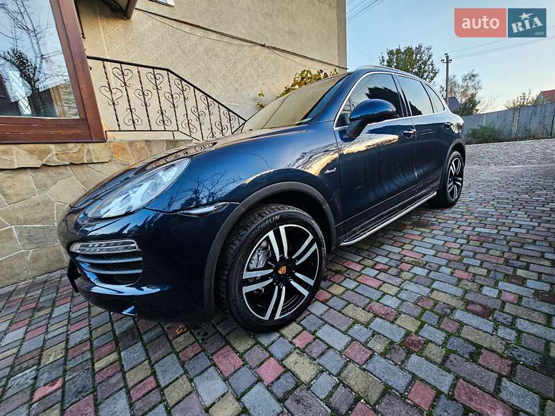 Внедорожник / Кроссовер Porsche Cayenne 2013 в Остроге