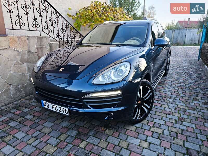 Внедорожник / Кроссовер Porsche Cayenne 2013 в Остроге