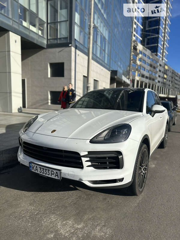 Внедорожник / Кроссовер Porsche Cayenne 2019 в Киеве