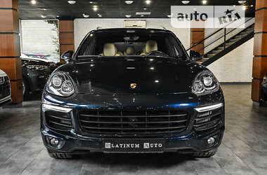 Позашляховик / Кросовер Porsche Cayenne 2016 в 