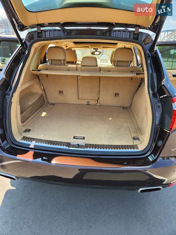 Внедорожник / Кроссовер Porsche Cayenne 2014 в Киеве