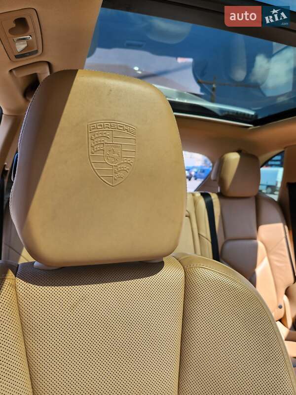 Внедорожник / Кроссовер Porsche Cayenne 2014 в Киеве