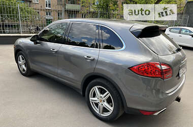 Внедорожник / Кроссовер Porsche Cayenne 2012 в 