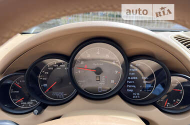 Внедорожник / Кроссовер Porsche Cayenne 2012 в 