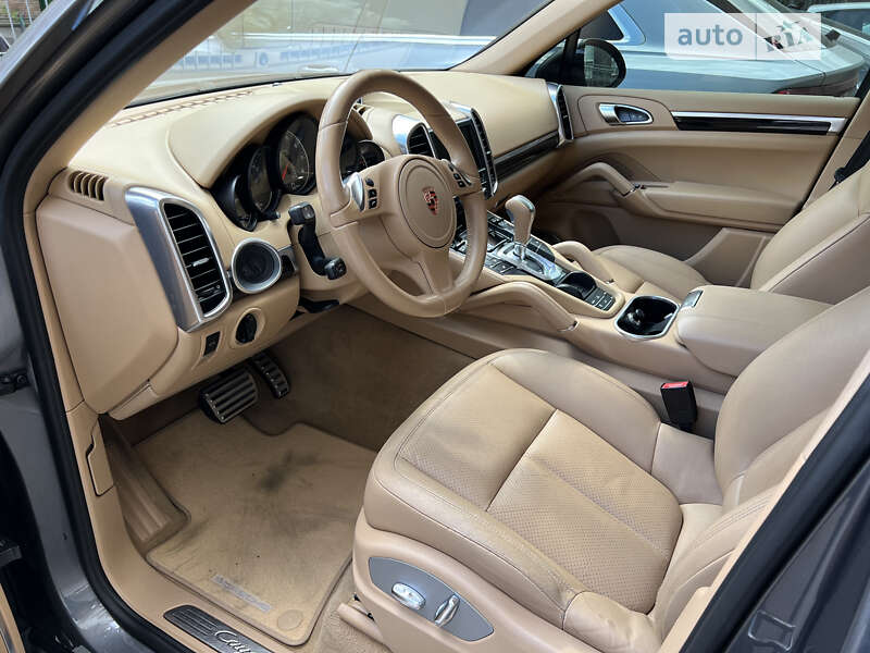 Позашляховик / Кросовер Porsche Cayenne 2012 в Києві