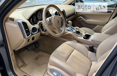 Внедорожник / Кроссовер Porsche Cayenne 2012 в 