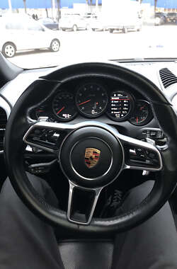 Внедорожник / Кроссовер Porsche Cayenne 2017 в 