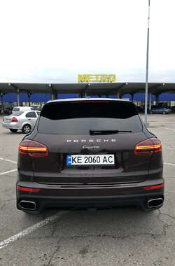Внедорожник / Кроссовер Porsche Cayenne 2017 в 