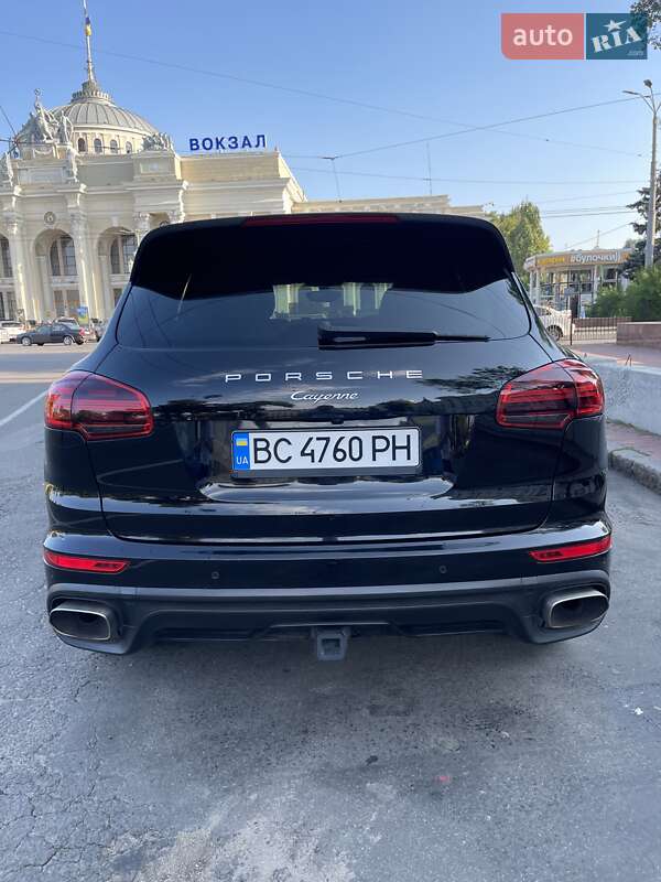 Внедорожник / Кроссовер Porsche Cayenne 2017 в Одессе