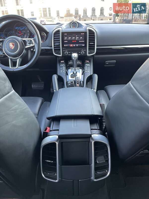 Внедорожник / Кроссовер Porsche Cayenne 2017 в Одессе