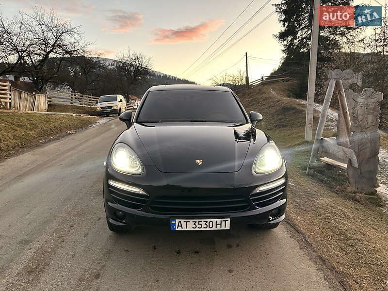 Внедорожник / Кроссовер Porsche Cayenne 2012 в Верховине