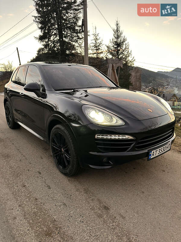 Внедорожник / Кроссовер Porsche Cayenne 2012 в Верховине