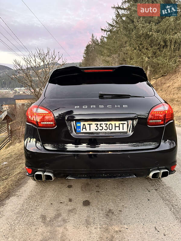 Внедорожник / Кроссовер Porsche Cayenne 2012 в Верховине