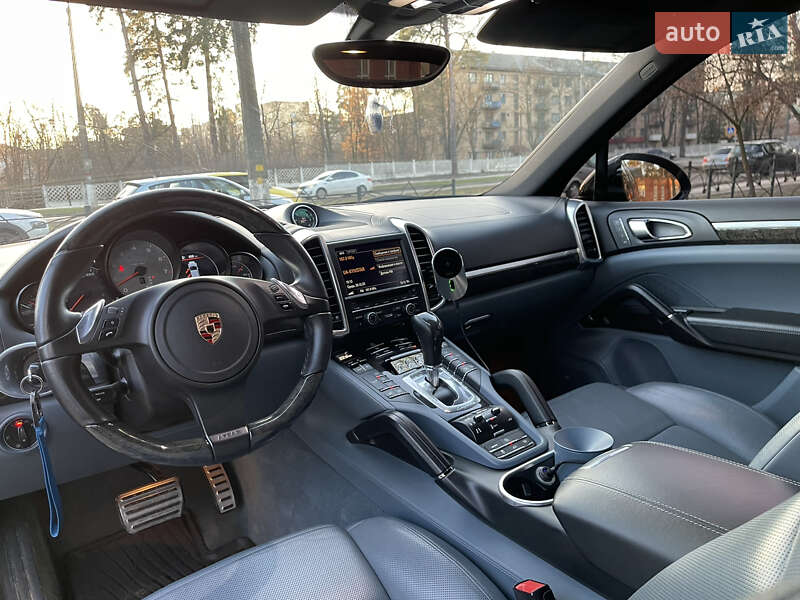 Внедорожник / Кроссовер Porsche Cayenne 2011 в Киеве