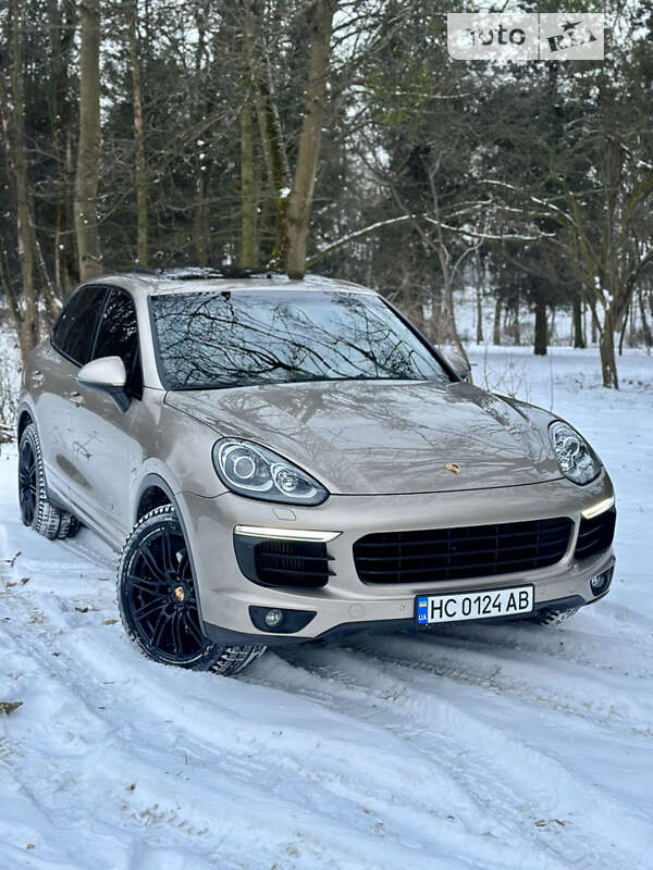 Внедорожник / Кроссовер Porsche Cayenne 2015 в Львове