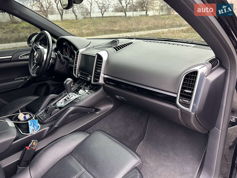 Позашляховик / Кросовер Porsche Cayenne 2016 в Дніпрі
