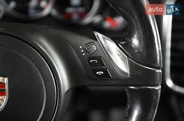 Внедорожник / Кроссовер Porsche Cayenne 2013 в 