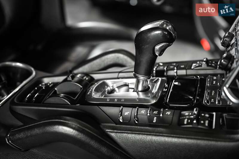Внедорожник / Кроссовер Porsche Cayenne 2013 в Одессе