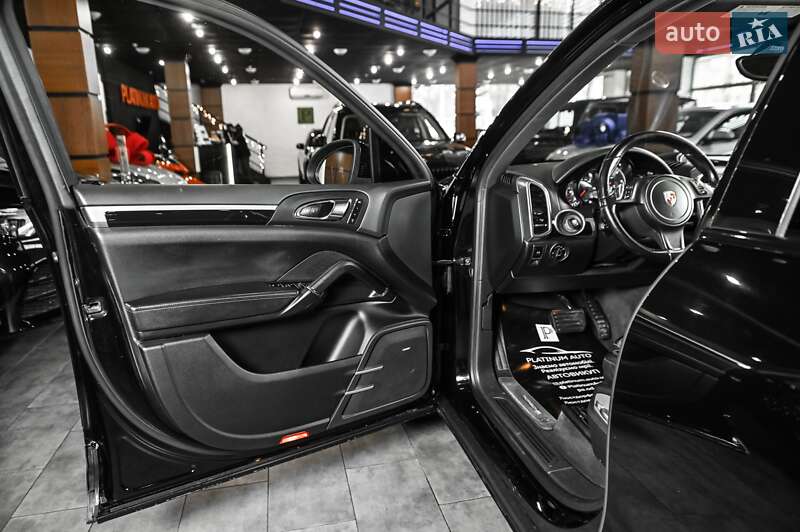 Внедорожник / Кроссовер Porsche Cayenne 2013 в Одессе