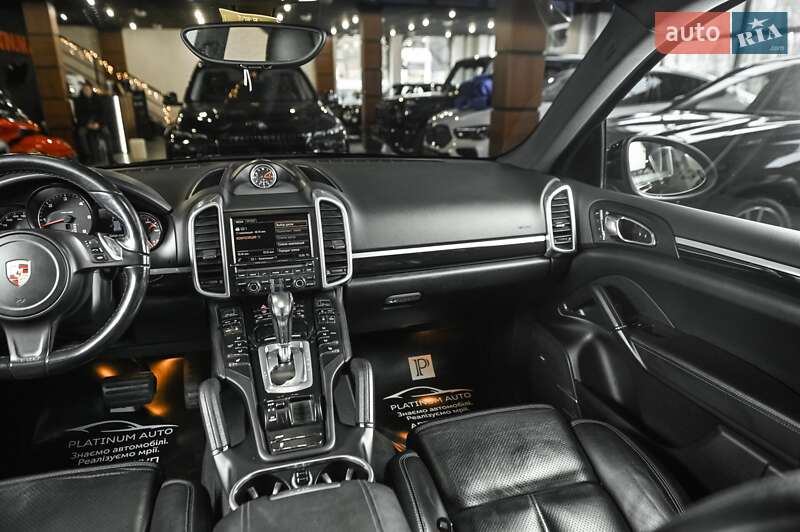 Внедорожник / Кроссовер Porsche Cayenne 2013 в Одессе