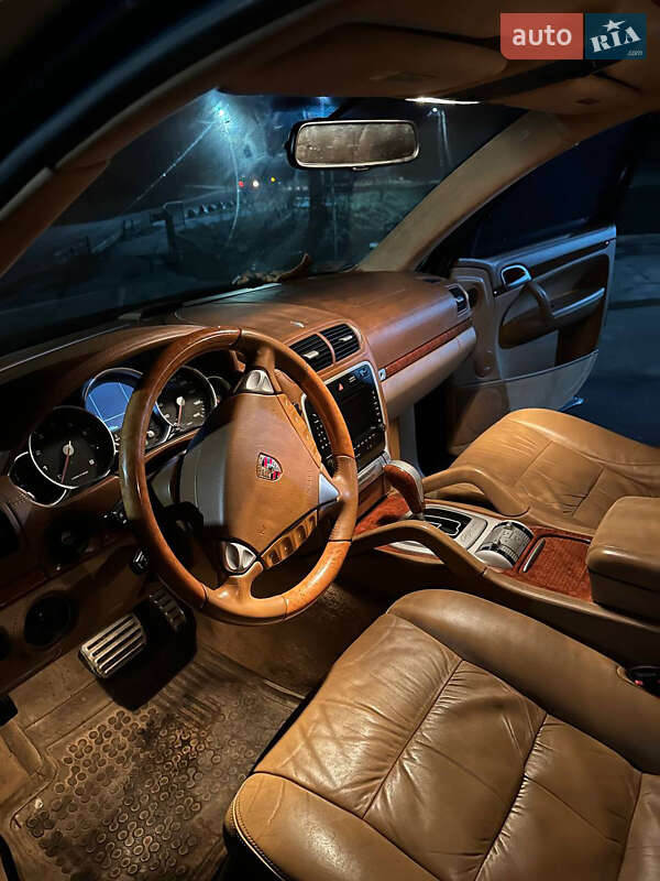 Внедорожник / Кроссовер Porsche Cayenne 2008 в Вишневом