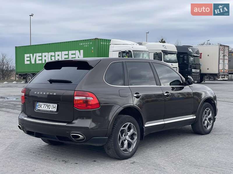 Позашляховик / Кросовер Porsche Cayenne 2009 в Дубні