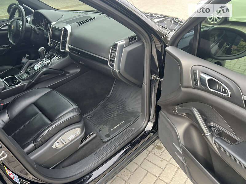 Позашляховик / Кросовер Porsche Cayenne 2013 в Дніпрі