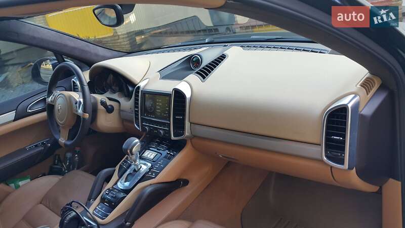 Позашляховик / Кросовер Porsche Cayenne 2010 в Черкасах