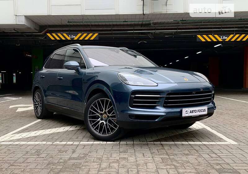 Порше Кайен технические характеристики. Porsche Cayenne комплектации и цены фото.