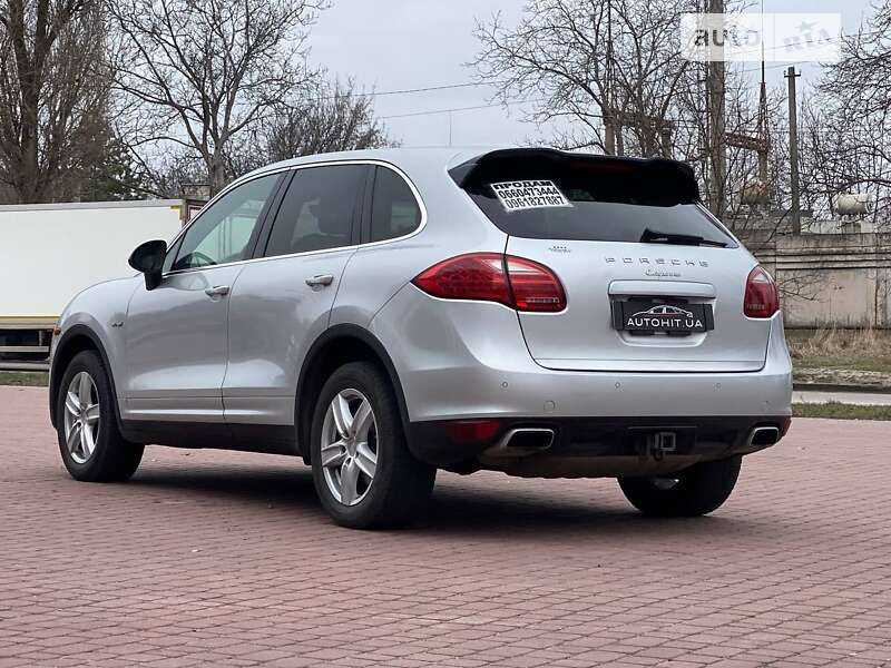 Позашляховик / Кросовер Porsche Cayenne 2012 в Кам'янському