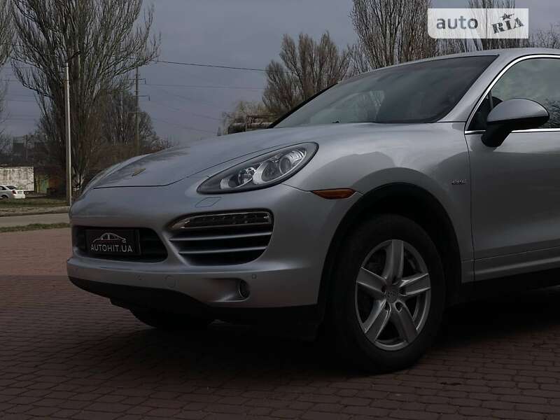 Позашляховик / Кросовер Porsche Cayenne 2012 в Кам'янському