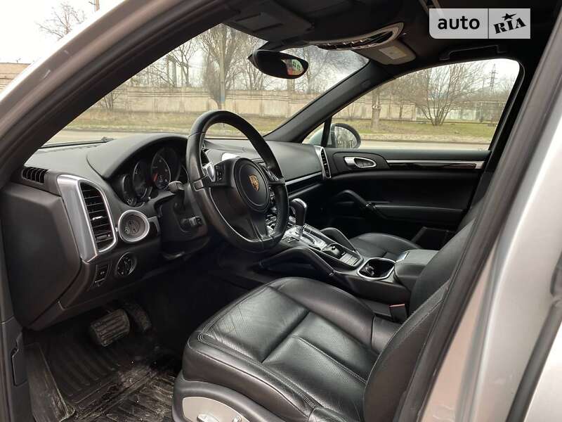 Позашляховик / Кросовер Porsche Cayenne 2012 в Кам'янському