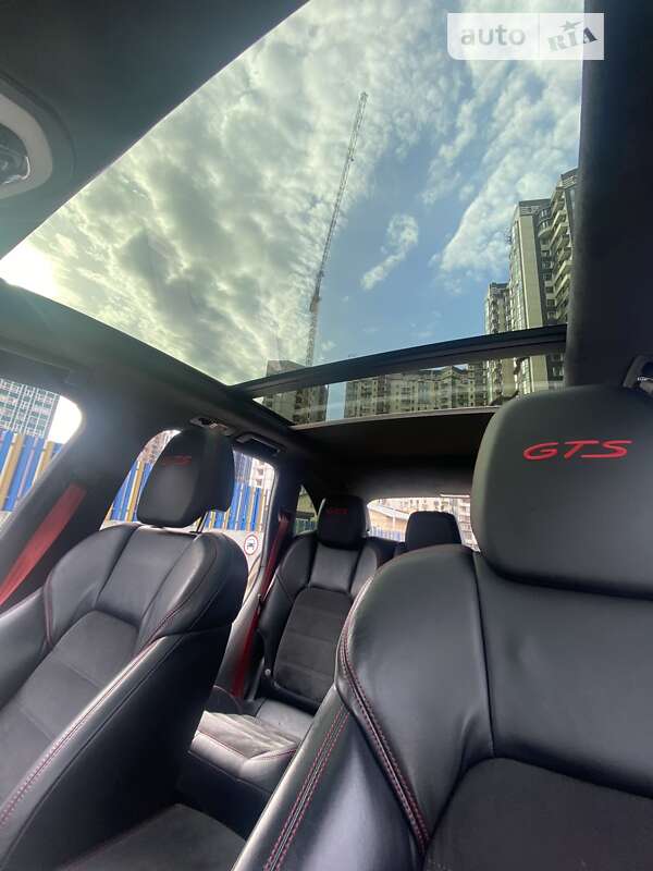 Позашляховик / Кросовер Porsche Cayenne 2016 в Києві