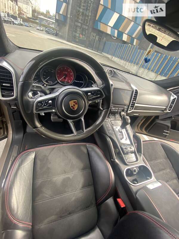 Позашляховик / Кросовер Porsche Cayenne 2016 в Києві