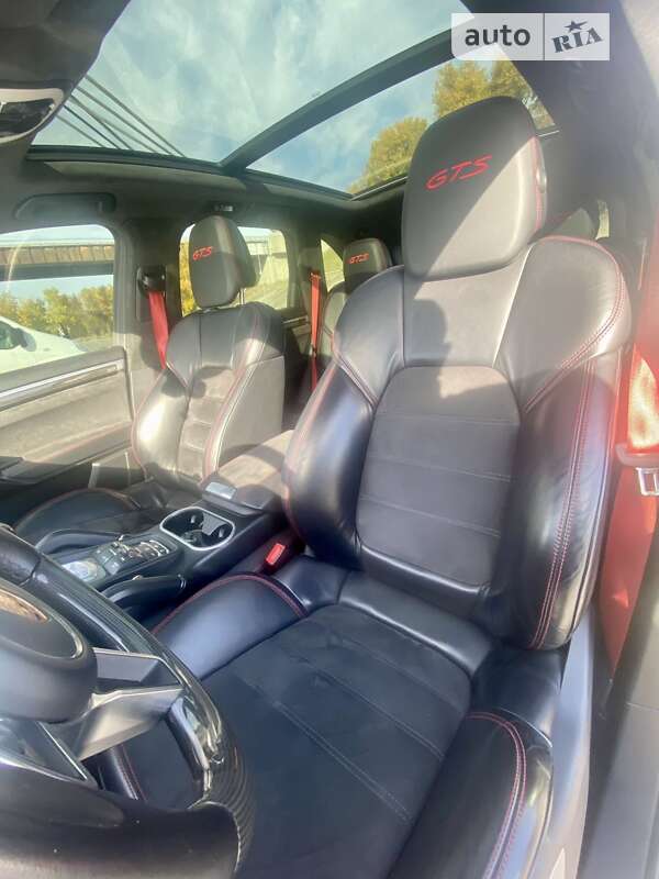 Позашляховик / Кросовер Porsche Cayenne 2016 в Києві