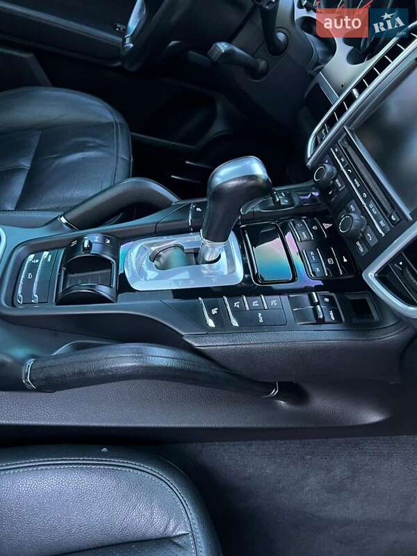 Внедорожник / Кроссовер Porsche Cayenne 2010 в Киеве
