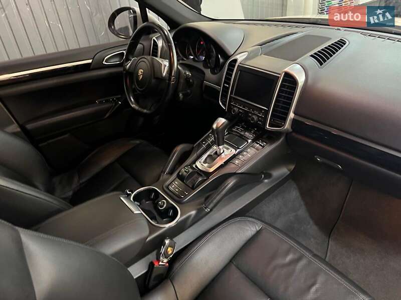 Внедорожник / Кроссовер Porsche Cayenne 2010 в Киеве