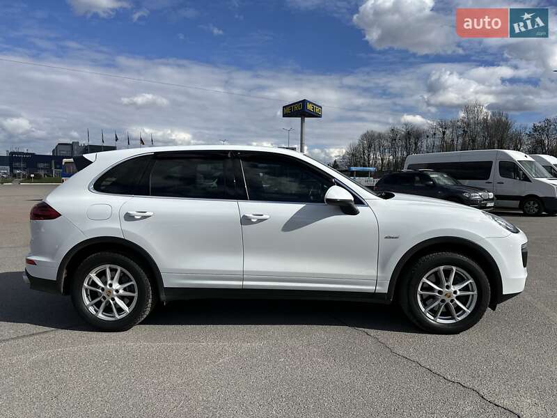 Внедорожник / Кроссовер Porsche Cayenne 2016 в Львове