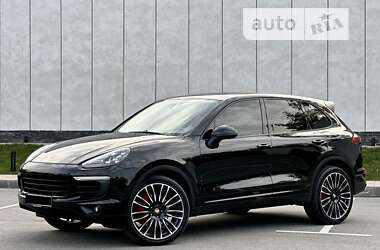 Позашляховик / Кросовер Porsche Cayenne 2015 в Києві