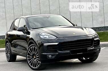 Внедорожник / Кроссовер Porsche Cayenne 2015 в Киеве