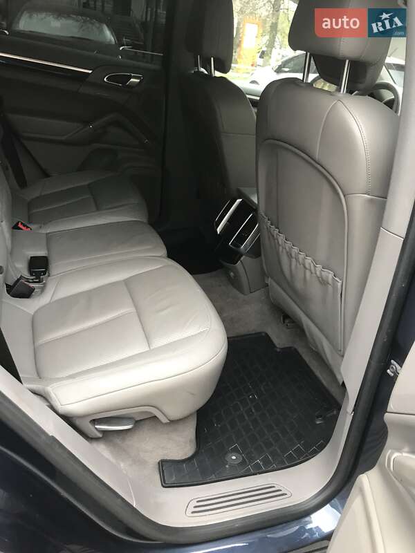 Внедорожник / Кроссовер Porsche Cayenne 2013 в Киеве