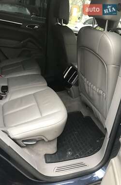 Внедорожник / Кроссовер Porsche Cayenne 2013 в 