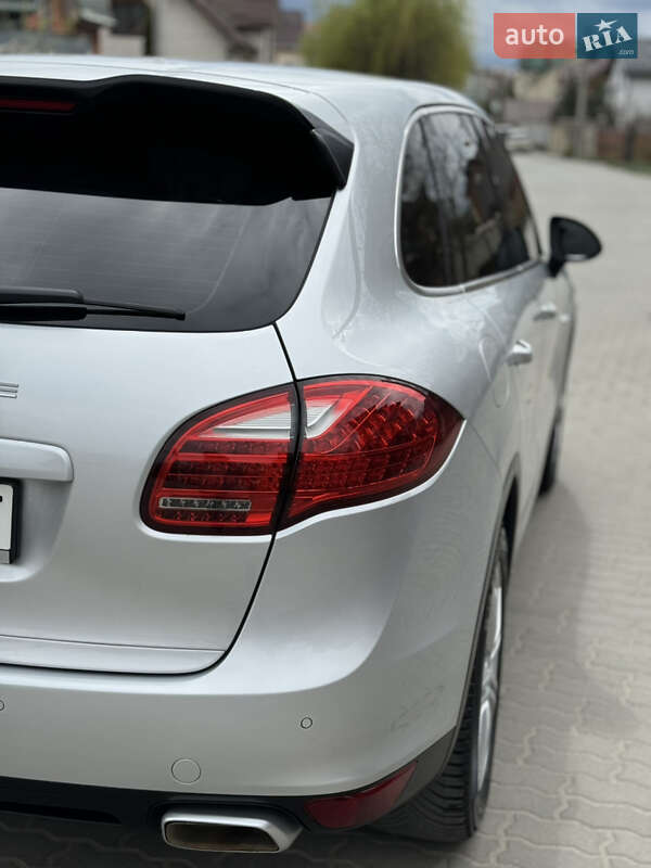 Внедорожник / Кроссовер Porsche Cayenne 2012 в Хмельницком