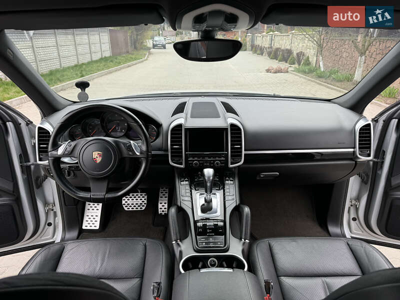 Внедорожник / Кроссовер Porsche Cayenne 2012 в Хмельницком