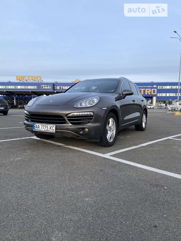 Внедорожник / Кроссовер Porsche Cayenne 2011 в Киеве