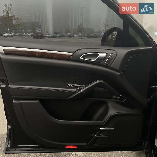 Внедорожник / Кроссовер Porsche Cayenne 2010 в Киеве фото 28 Внедорожник / Кроссовер Porsche Cayenne 2010 в Киеве