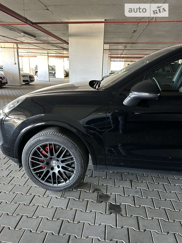 Позашляховик / Кросовер Porsche Cayenne 2016 в Одесі