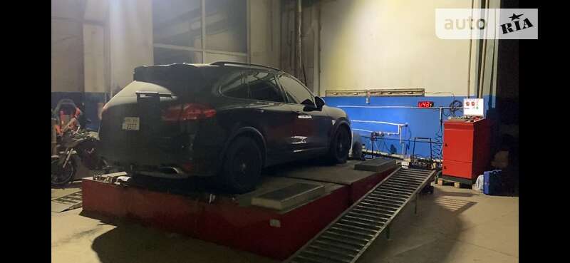 Внедорожник / Кроссовер Porsche Cayenne 2013 в Днепре
